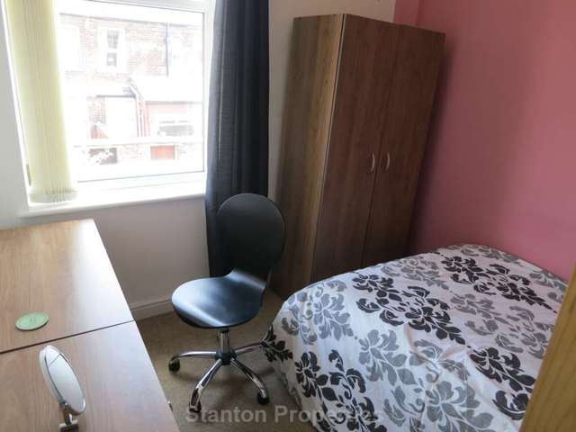  Image of 3 bedroom End of Terrace to rent in Middleham Street Manchester M14 at Middleham Street  Manchester, M14 7NG