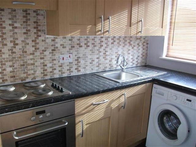  Image of 2 bedroom Cluster House to rent in Simonsbath Furzton Milton Keynes MK4 at Simonsbath Furzton Milotn Keynes, MK4 1DR