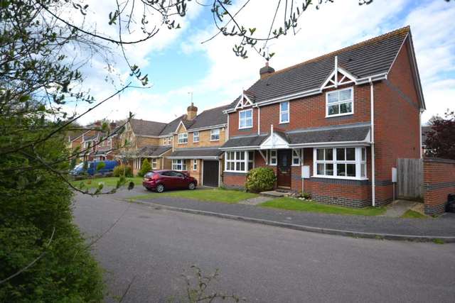  Image of 4 bedroom Detached house for sale in Aberaman Emmer Green Reading RG4 at Aberaman Emmer Green Reading, RG4 8LD
