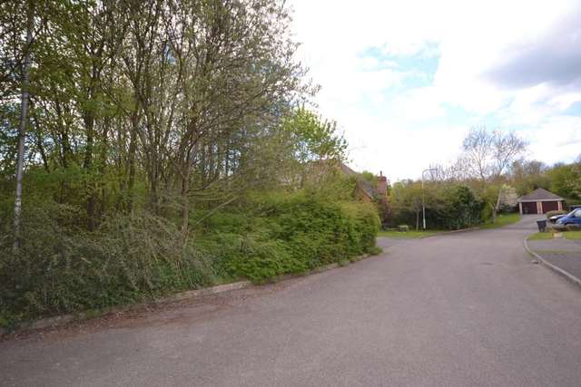  Image of 4 bedroom Detached house for sale in Aberaman Emmer Green Reading RG4 at Aberaman Emmer Green Reading, RG4 8LD