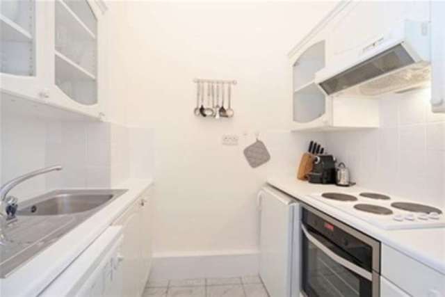  Image of 2 bedroom Flat to rent in Alderney Street London SW1V at London, SW1V 4HE