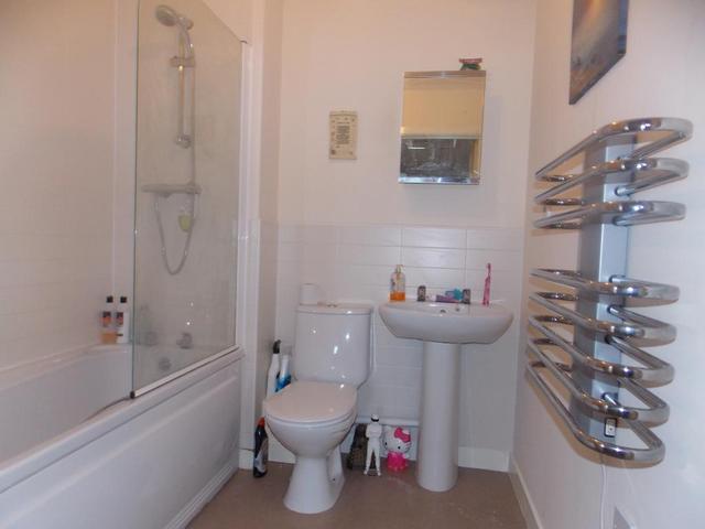 Image of 2 bedroom Apartment for sale in Aquarius Court Swindon SN25 at Oakhurst  Swindon, SN25 2LN