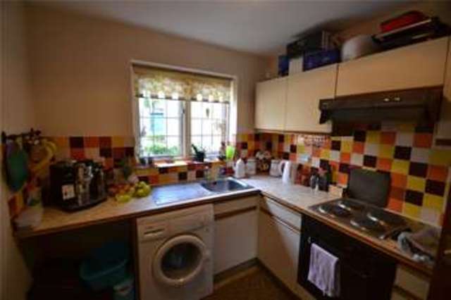  Image of 1 bedroom Apartment for sale in Aragon Court Bracknell RG12 at Bracknell Berkshire Easthampstead, RG12 7AS