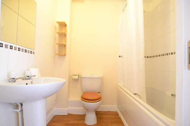  Image of 2 bedroom Flat to rent in Ash Drive Northfield Birmingham B31 at Ash Drive Northfield Birmingham, B31 5JW