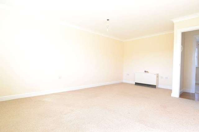  Image of 2 bedroom Flat to rent in Ash Drive Northfield Birmingham B31 at Ash Drive Northfield Birmingham, B31 5JW