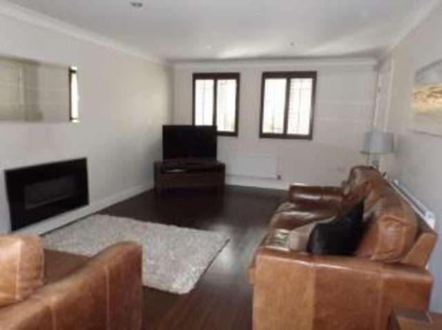  Image of 4 bedroom Detached house for sale in Ashacre Close Husbands Bosworth Lutterworth LE17 at Husbands Bosworth Lutterworth North Kilworth, LE17 6FL