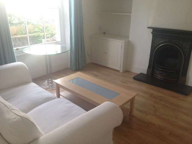  Image of 1 bedroom Flat to rent in Askew Crescent London W12 at Askew Crescent Shepherds Bush London, W12 9DN