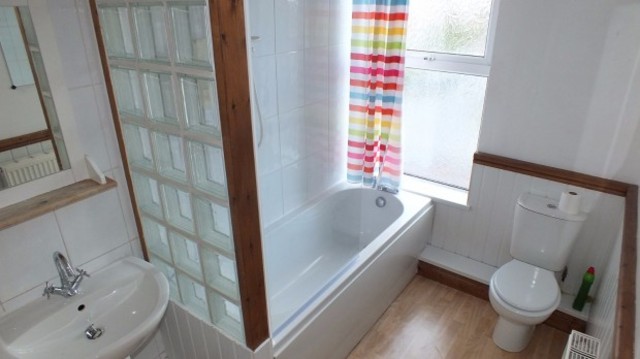  Image of 2 bedroom Terraced house to rent in Asquith Avenue Morley Leeds LS27 at Asquith Avenue Morley Leeds, LS27 9QS