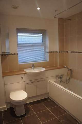 Image of 2 bedroom Property to rent in Avington Way Sherfield-on-Loddon Hook RG27 at Avington Way Sherfield-On-Loddon Hook, RG27 0AY