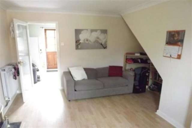  Image of 2 bedroom Terraced house to rent in Avon Gardens West Bridgford Nottingham NG2 at Nottingham, NG2 6BP