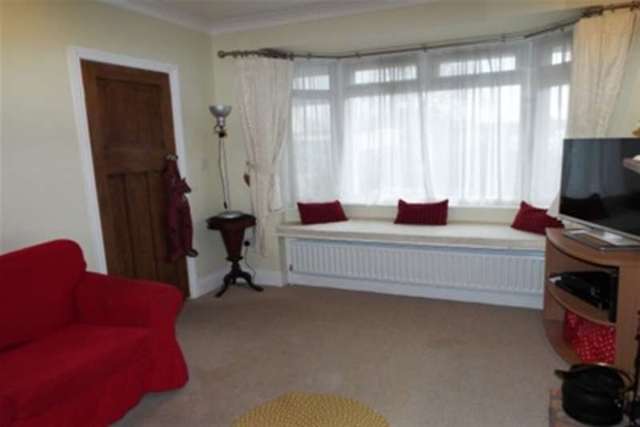  Image of 3 bedroom Semi-Detached house to rent in Aylestone Drive Aylestone Leicester LE2 at Leicester, LE2 8QE