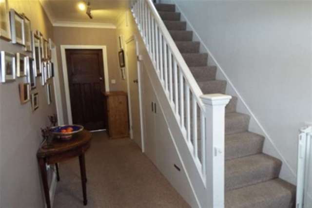  Image of 3 bedroom Semi-Detached house to rent in Aylestone Drive Aylestone Leicester LE2 at Leicester, LE2 8QE