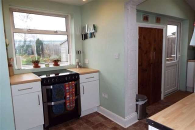  Image of 3 bedroom Semi-Detached house to rent in Aylestone Drive Aylestone Leicester LE2 at Leicester, LE2 8QE