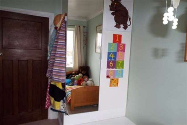  Image of 3 bedroom Semi-Detached house to rent in Aylestone Drive Aylestone Leicester LE2 at Leicester, LE2 8QE