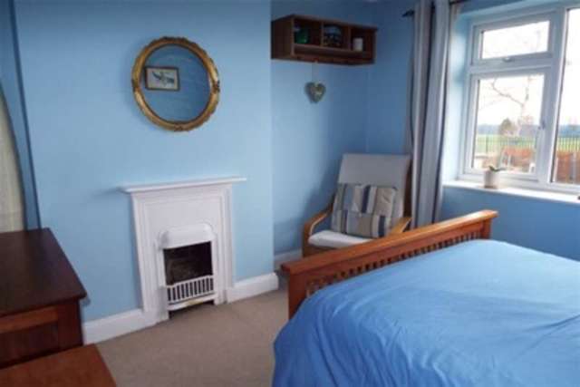  Image of 3 bedroom Semi-Detached house to rent in Aylestone Drive Aylestone Leicester LE2 at Leicester, LE2 8QE