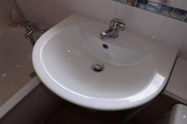  Image of 1 bedroom Detached house to rent in Waldegrave Basildon SS16 at Basildon, SS16 5EG