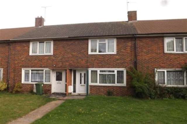  Image of 1 bedroom Detached house to rent in Waldegrave Basildon SS16 at Basildon, SS16 5EG