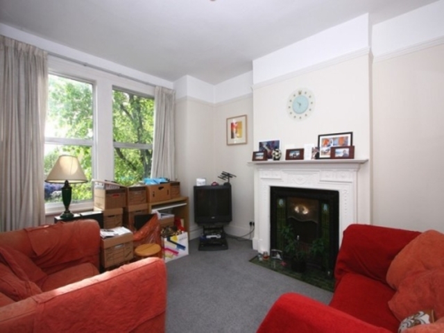  Image of 2 bedroom Property to rent in Badminton Road London SW12 at Badminton Road  London, SW12 8BN
