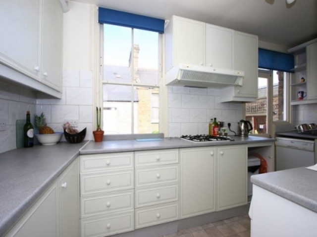  Image of 2 bedroom Property to rent in Badminton Road London SW12 at Badminton Road  London, SW12 8BN