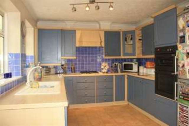  Image of 3 bedroom Semi-Detached house for sale in Barley Mow Lane Catshill Bromsgrove B61 at Bromsgrove Worcestershire Bromsgrove, B61 0LY
