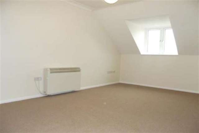  Image of 2 bedroom Flat to rent in Forton Road Gosport PO12 at Gosport, PO12 3HE