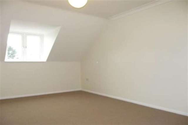  Image of 2 bedroom Flat to rent in Forton Road Gosport PO12 at Gosport, PO12 3HE