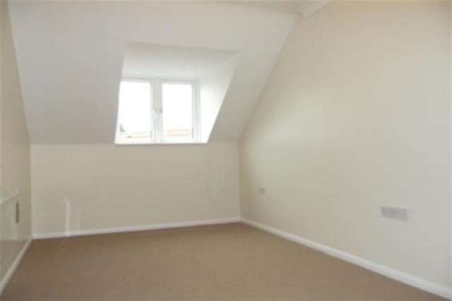  Image of 2 bedroom Flat to rent in Forton Road Gosport PO12 at Gosport, PO12 3HE