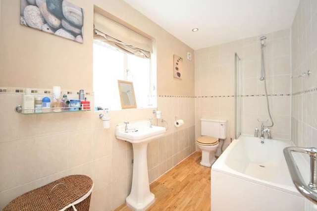  Image of 2 bedroom Flat for sale in Battersea Rise London SW11 at Battersea Rise  London, SW11 1HN