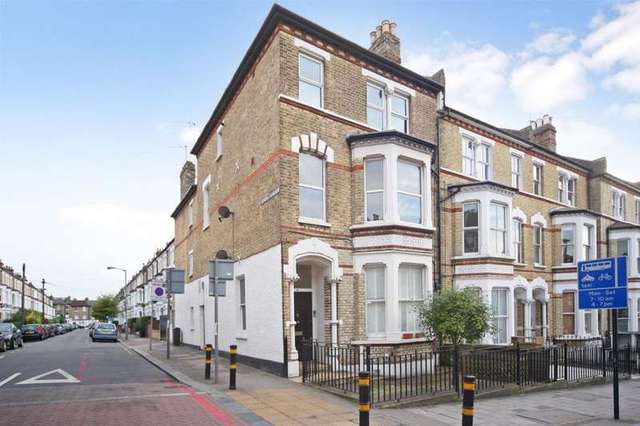  Image of 2 bedroom Flat for sale in Battersea Rise London SW11 at Battersea Rise  London, SW11 1HN