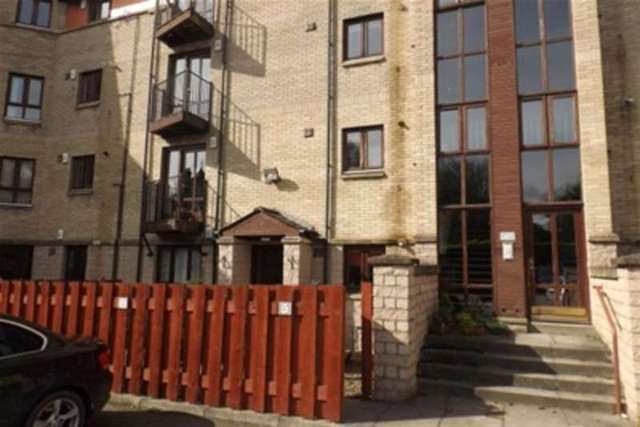  Image of 2 bedroom Flat to rent in Baxter Park Terrace Dundee DD4 at Dundee, DD4 6NR
