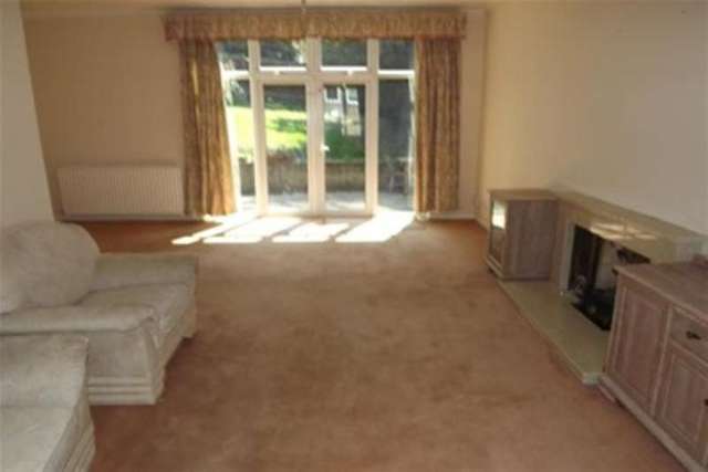  Image of 4 bedroom Detached house to rent in Beaumont Road Purley CR8 at Purley, CR8 2EJ