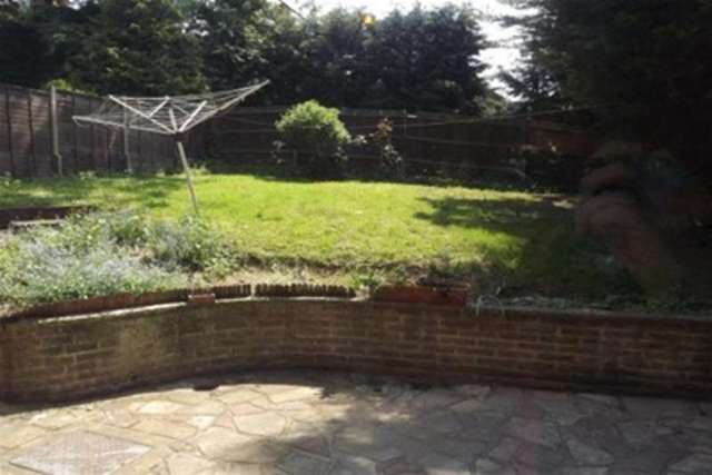  Image of 4 bedroom Detached house to rent in Beaumont Road Purley CR8 at Purley, CR8 2EJ