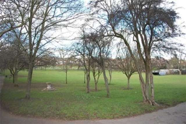  Image of 4 bedroom Detached house to rent in Beaumont Road Purley CR8 at Purley, CR8 2EJ