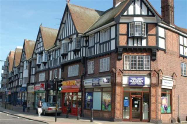  Image of 4 bedroom Detached house to rent in Beaumont Road Purley CR8 at Purley, CR8 2EJ