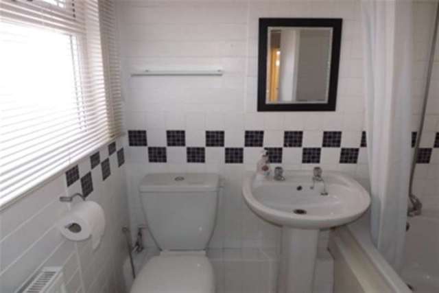  Image of 3 bedroom Detached house to rent in Beighton Street Sutton-in-Ashfield NG17 at Sutton-in-Ashfield, NG17 4EG