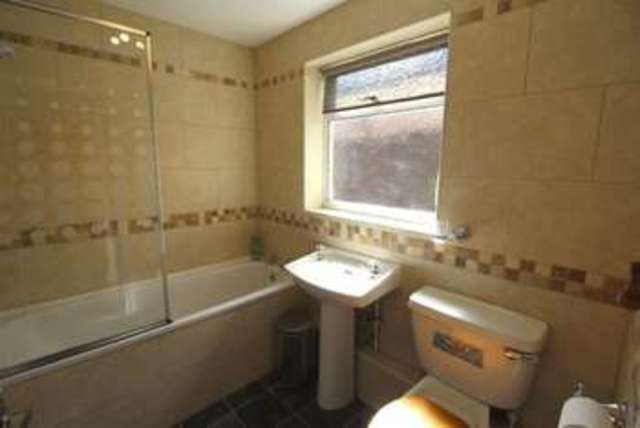  Image of 3 bedroom Terraced house for sale in Beoley Road West Redditch B98 at Redditch Worcestershire Redditch, B98 8LX