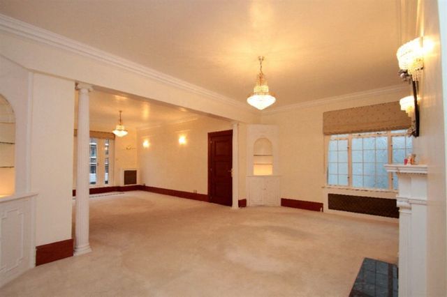  Image of 4 bedroom Flat to rent in Marylebone Road London NW1 at Glentworth Street  Marylebone, NW1 5NA