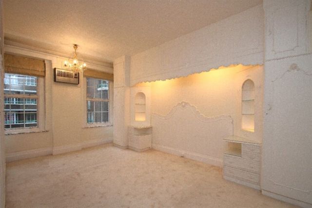  Image of 4 bedroom Flat to rent in Marylebone Road London NW1 at Glentworth Street  Marylebone, NW1 5NA
