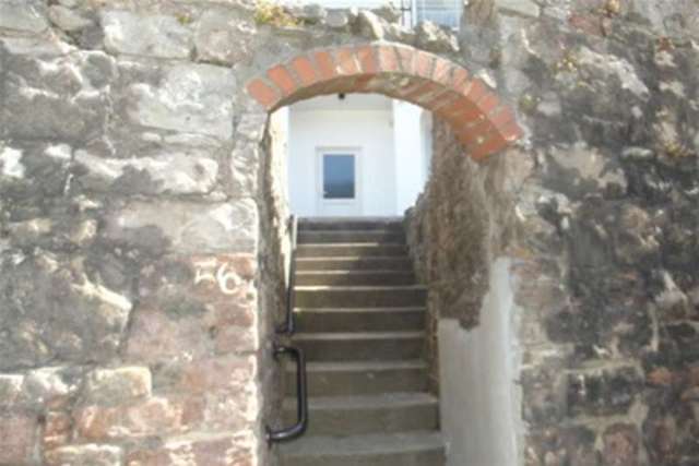  Image of 2 bedroom Flat to rent in Birnbeck Road Weston-super-Mare BS23 at Weston-super-Mare, BS23 2EF