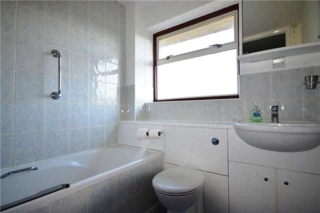  Image of 3 bedroom Detached house to rent in Bishops Road Trumpington Cambridge CB2 at Trumpington, CB2 9NR