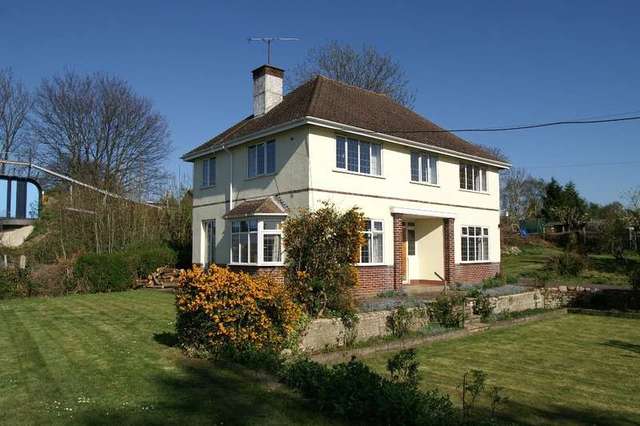  Image of 4 bedroom Detached house to rent in Chafen Road Southampton SO18 at Bitterne Manor  Southampton, SO18 1BD