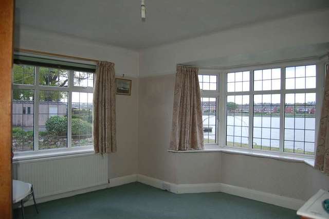  Image of 4 bedroom Detached house to rent in Chafen Road Southampton SO18 at Bitterne Manor  Southampton, SO18 1BD