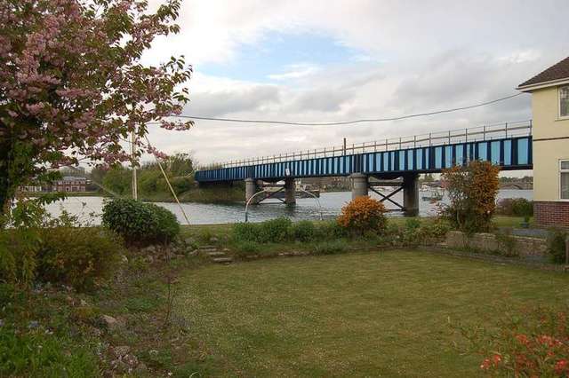  Image of 4 bedroom Detached house to rent in Chafen Road Southampton SO18 at Bitterne Manor  Southampton, SO18 1BD