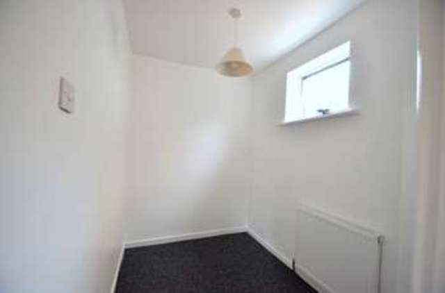  Image of 3 bedroom Property to rent in Blossom Way Uxbridge UB10 at Blossom Way  Uxbridge, UB10 9LN