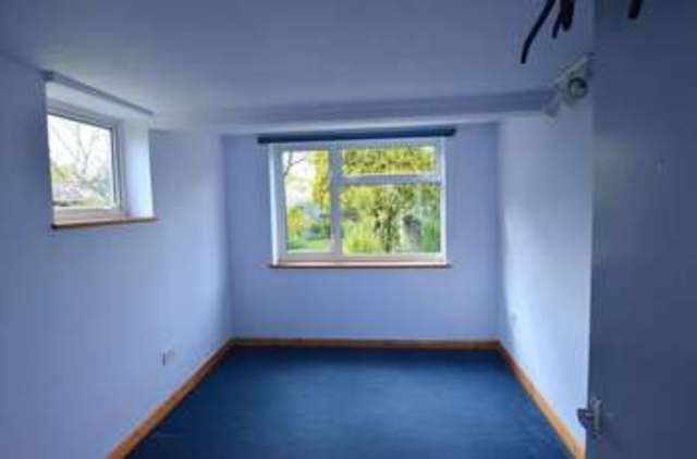  Image of 3 bedroom Property to rent in Blossom Way Uxbridge UB10 at Blossom Way  Uxbridge, UB10 9LN