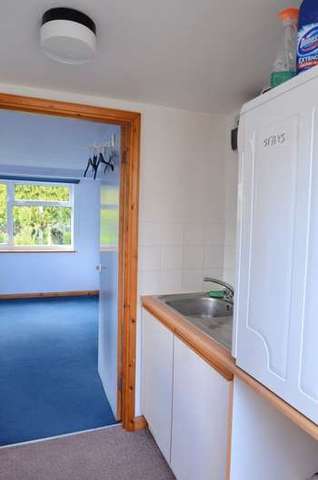  Image of 3 bedroom Property to rent in Blossom Way Uxbridge UB10 at Blossom Way  Uxbridge, UB10 9LN