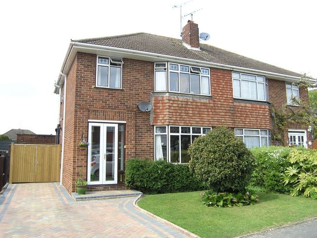  Image of 3 bedroom Semi-Detached house for sale in Meadow Walk Bourne End SL8 at Meadow Walk  Bourne End, SL8 5TP