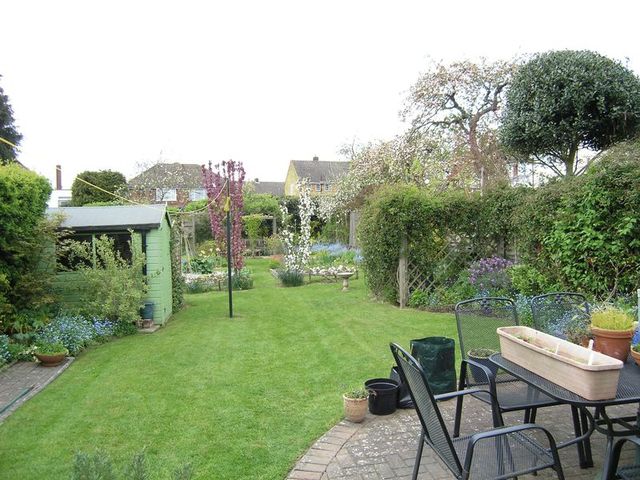 Image of 3 bedroom Semi-Detached house for sale in Meadow Walk Bourne End SL8 at Meadow Walk  Bourne End, SL8 5TP