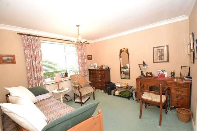  Image of 2 bedroom Flat for sale in The Avenue Westbourne Bournemouth BH13 at 20 The Avenue  Poole, BH13 6AH