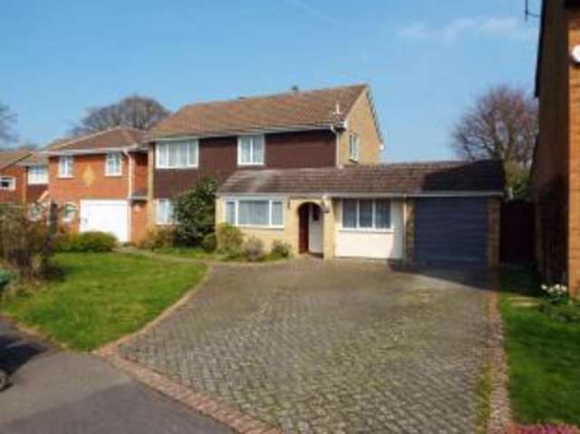  Image of 4 bedroom Detached house for sale in Lakeside Bracknell RG42 at Bracknell Berkshire Newell Green, RG42 2LE